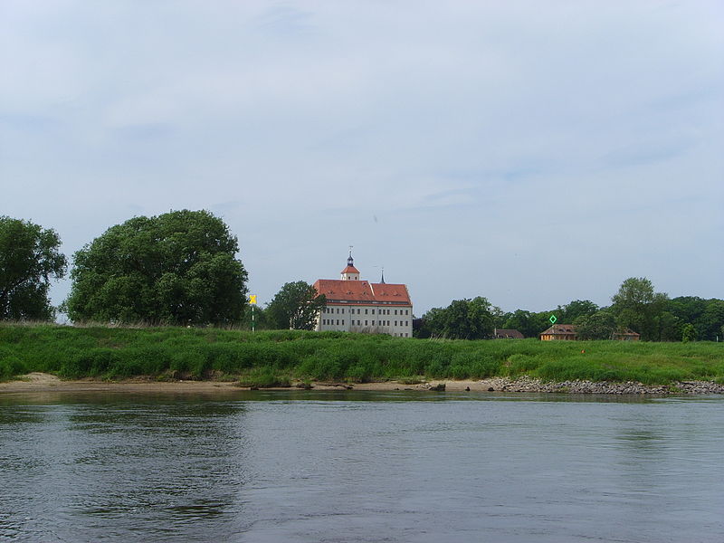 File:Schloss pretzsch1.JPG