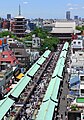 浅草 浅草寺。江戸に入った徳川家康は天正18年（1590年）に浅草寺を祈願所とし寺領を与えた。明暦の大火（1657年）の後、浅草寺裏に吉原遊廓が移転してきた。現在、浅草は東京の下町の一部。