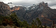 Serra de Sis, Ribagorça aragonesa-Prepirineus. En la imatge podem veure: el Tossal dels Moros, el Brocoló, Carraduno i la Roca Cirera. Municipi d'Isàvena.