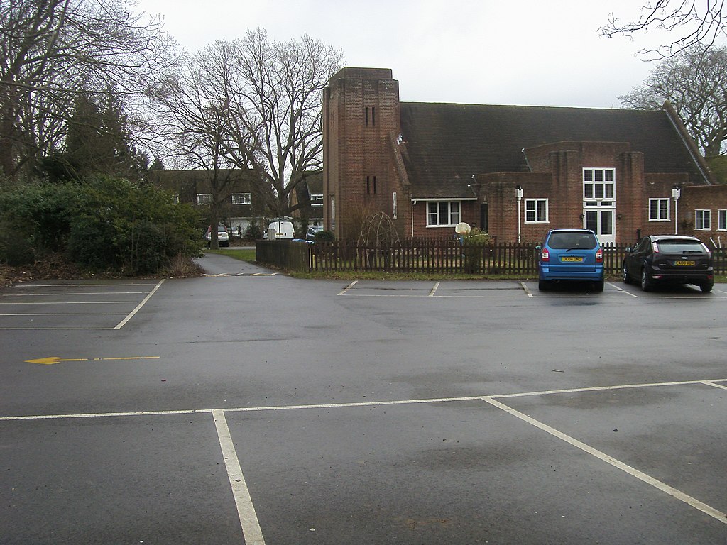 Picture of Shiplake Memorial Hall courtesy of Wikimedia Commons contributors - click for full credit