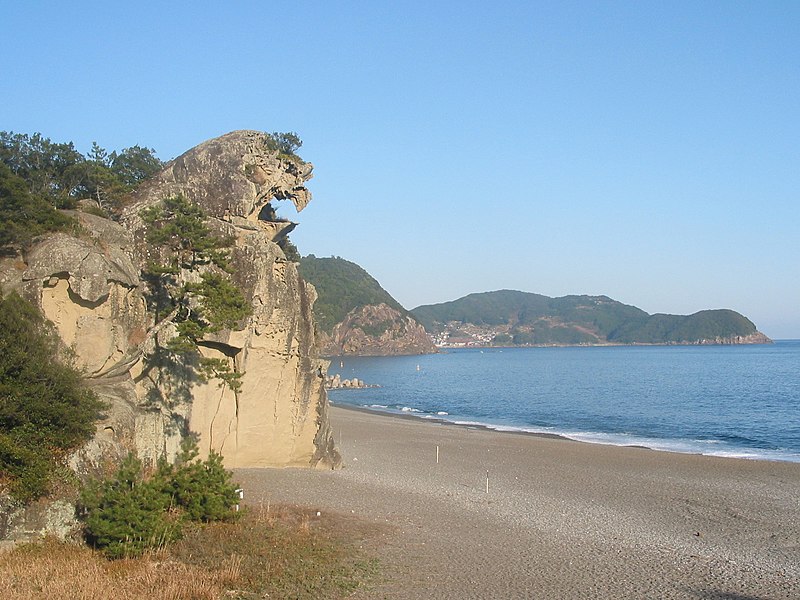 File:Shishiiwa Onigajo Shichirimihama.jpg