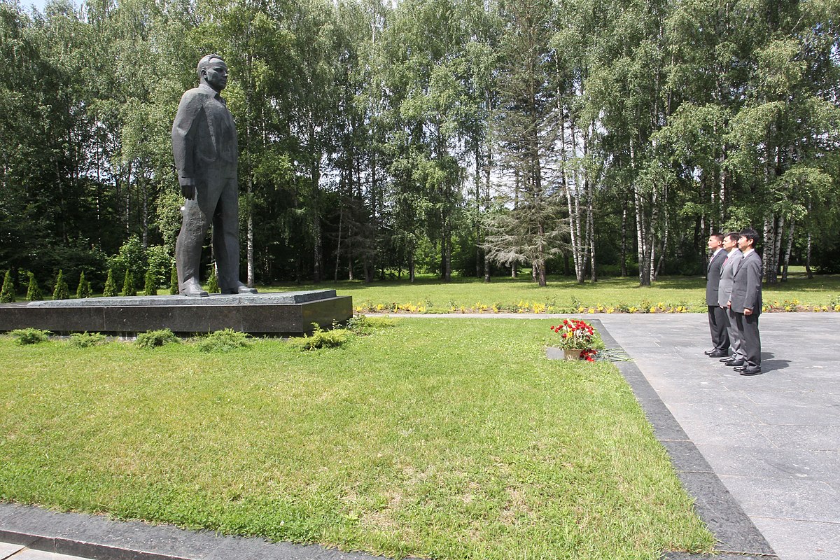 Памятник Юрию Гагарину (Звёздный городок) — Википедия