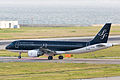 星悦航空的空中客车A320-200型客机在关西国际机场滑行