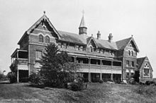 Main school building, circa 1902 StateLibQld 1 158397 Toowoomba Grammar School, ca. 1902.jpg