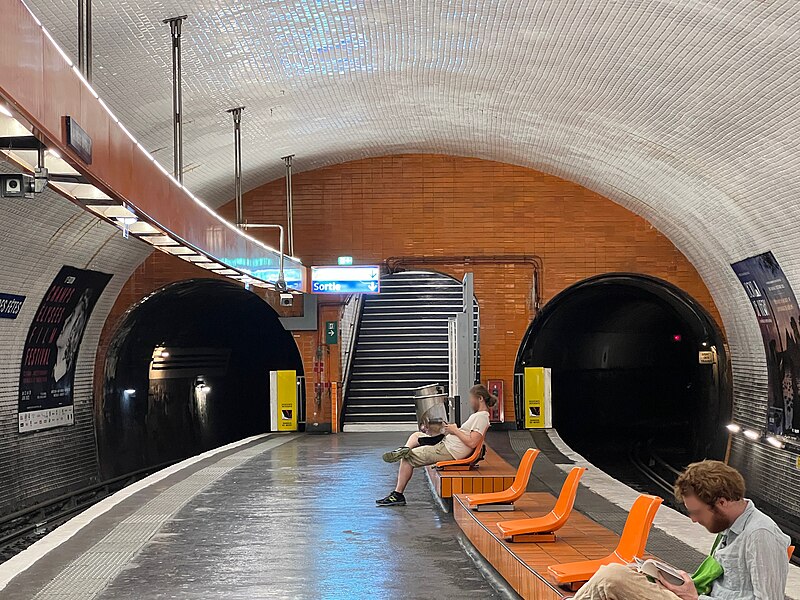 File:Station Métro Place Fêtes Ligne 7bis - Paris XIX (FR75) - 2022-06-18 - 11.jpg