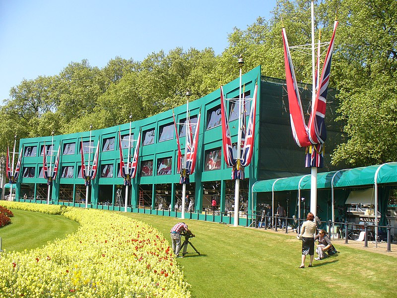 File:TV Centre - geograph.org.uk - 2381149.jpg