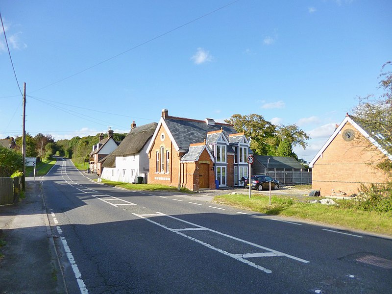 File:Tarrant Keyneston, former chapel - geograph.org.uk - 3155126.jpg