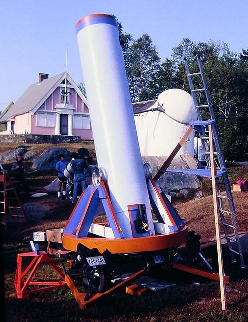 A large Newtonian with ladder to reach the eyepiece