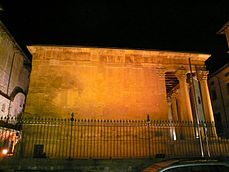 Temple Romà - lateral de nit.jpg