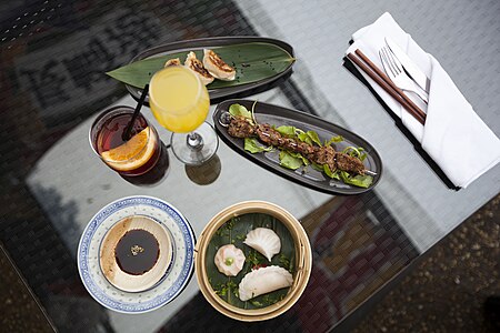 "Terrasse_Taisho_-_Les_saveurs_du_Japon_mises_à_l'honneur.jpg" by User:Web-master77