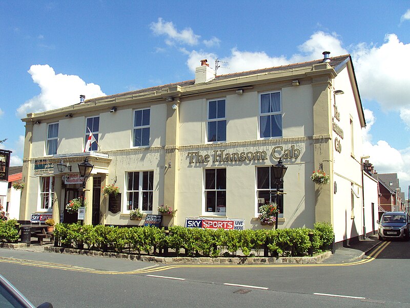 File:The Hansom Cab, Lytham - DSC07157.JPG