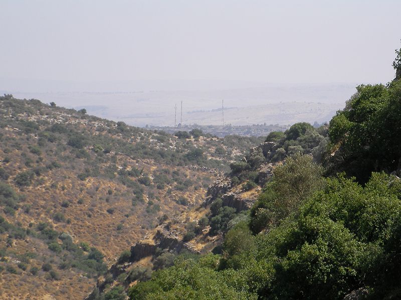 File:The valley opens up a bit - panoramio.jpg