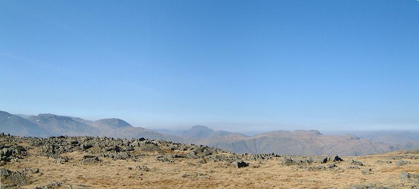 The view westerly from Thunacar Knott showing (from l to r) the Scafells, Great End, Great Gable and Glaramara Thunacar knott panorama (2).jpg