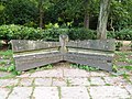 Miniatuur voor Bestand:Totem bench bushy park.JPG