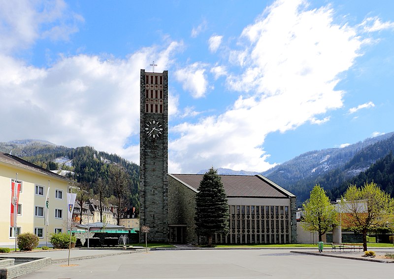 File:Trieben - neue Pfarrkirche.JPG