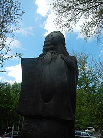 Vark haverzhutyan statue (4).jpg