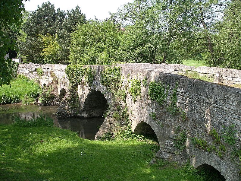 File:Vieux Pont Juvigny sur Seulles.jpg