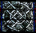 Вітраж-гризайль поряд з багатокольоровими вітражами, 13 ст. Собор Петра і Павла, Труа, Франція.