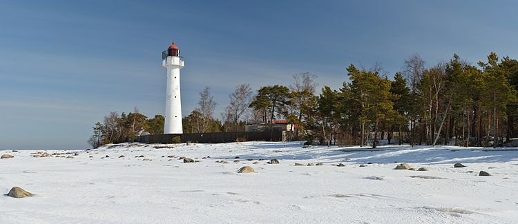 Маяк на острове Вормси (Эстония) высотой 24 м, построенный в 1864 году
