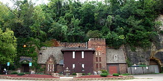 <span class="mw-page-title-main">Wabasha Street Caves</span>