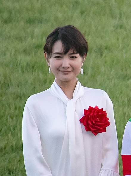 高野 麻里 香