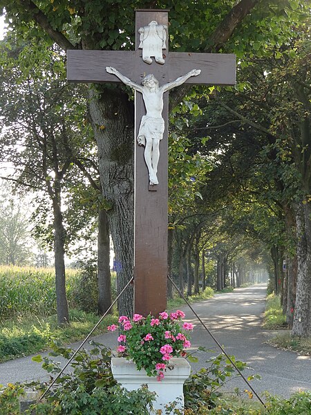 File:Westerbeek - Kruisbeeld op de hoek van de Loonseweg en de Stevensstraat.jpg