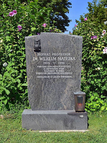 File:Wiener Zentralfriedhof - Gruppe 40 - Grab von Wilhelm Matejka - 2.jpg