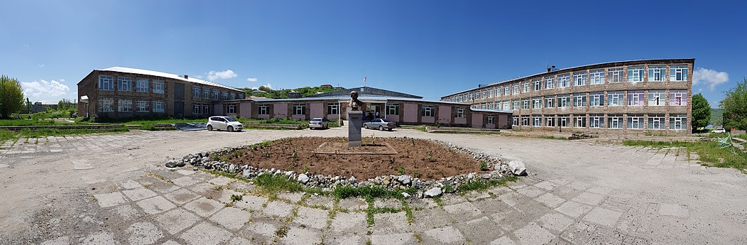 Yeghishe Charents school in Hrazdan