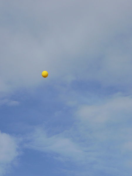 File:Yellow balloon in the sky.JPG