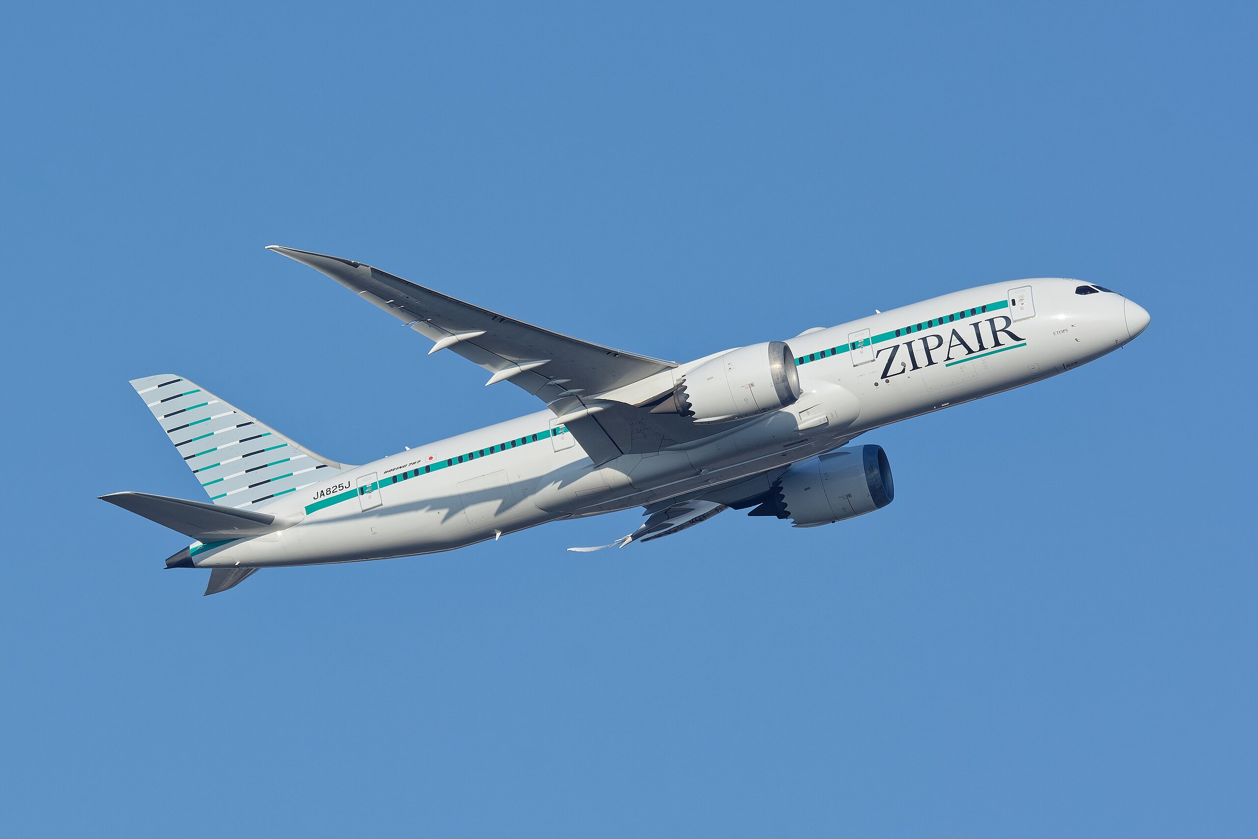 File:ZIPAIR, Boeing 787-8, JA825J, Narita, 20221210.jpg 