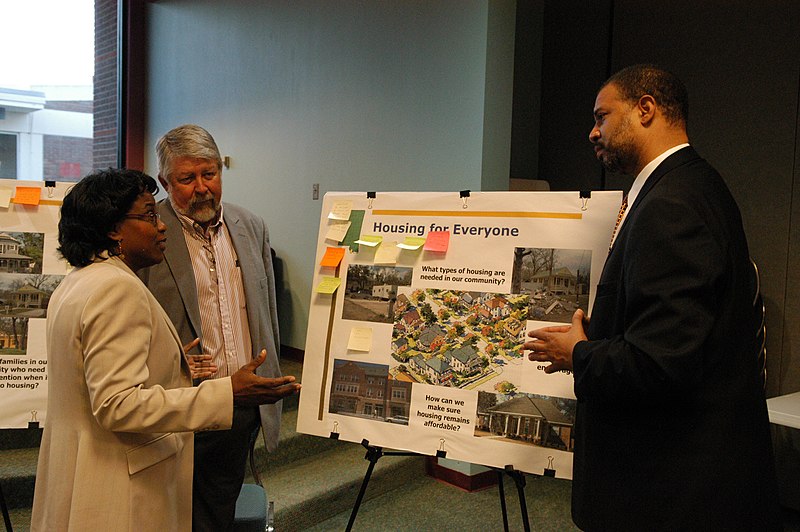 File:(Hurricane Katrina) Gautier, Miss., April 27, 2006 - At tonight's FEMA ESF-14 community meeting, City of Moss Point Alderwoman Aneice Liddell (far left) and City of Gautier Councilm - DPLA - eae8920b3f952f23d6d3526f11aebf5f.jpg