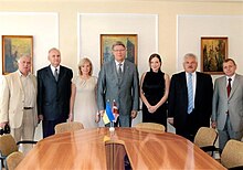 The President of the Latvian Republic Valdis Zatlers at the Honorary Consulate of Latvia, 27 June 2008. Prezident Latviis'koyi Respubliki Valdis Zatlers u Pochesnomu konsul'stvi Latviyi u m. L'vovi, 27 chervia 2008roku.jpg