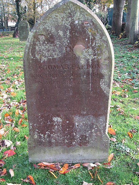 File:-2019-11-17 Headstone of Thomas Pardon, died August 15 1900, Trimingham churchyard.JPG