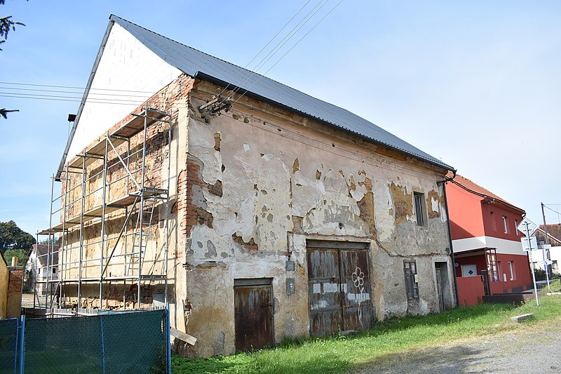 File:04. Stará synagoga Pňovany - Plzeň sever.jpg