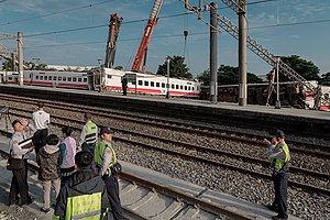 10.22 總統 視察 宜蘭 新 馬車 站 並 赴 蘇澳 榮 民 等 醫院 探視 傷患 (44573992375) .jpg