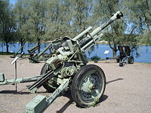105mm howitzer model18 40 Hameenlinna 1.jpg