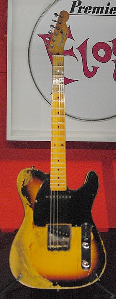 File:1952 Fender Esquire, owned by David Gilmour and nicknamed "The Workmate" - Pink Floyd Their Mortal Remains - 2017-10-13 - Andy Mabbett - 47 (clip).jpg