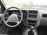 1983 Ford Sierra dashboard (base model).jpg