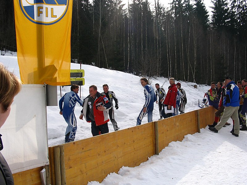 File:2005-02-20 (120) Hornschlitten-Eruopacuprennen in Kindberg, Austria.jpg