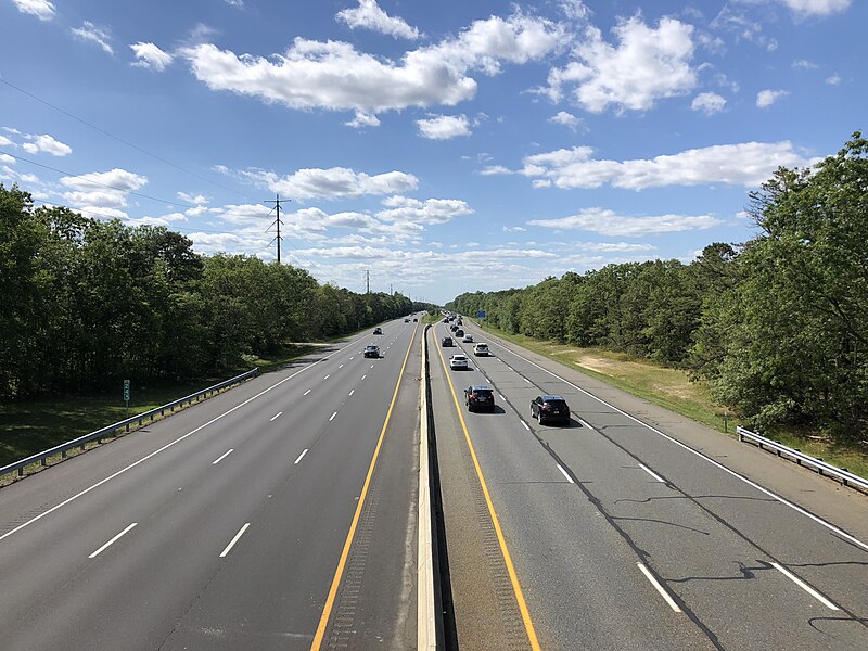 File:2021-05-31 15 46 55 View west along New Jersey State Route 446 (Atlantic City Expressway) from the overpass for Atlantic County Route 559 (Weymouth Road) in Hamilton Township, Atlantic County, New Jersey.jpg