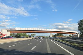 Le pont au-dessus de l'A6 à Ris-Orangis en septembre 2020.