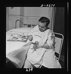 A patient in a Roger Anderson traction 8b08186v.jpg