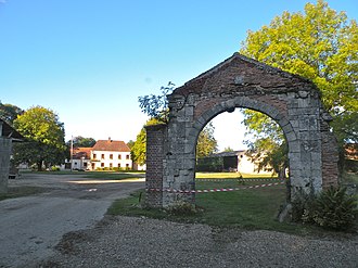 Gateway Abbaye de Marcheroux portail.JPG