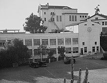 Lincoln High School in the 1920s. Abraham Lincoln High School, 1920s.jpg