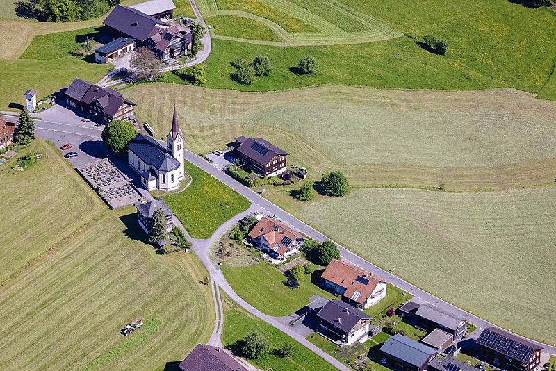 File:Alberschwende Müselbach Schrägluftbild.jpg