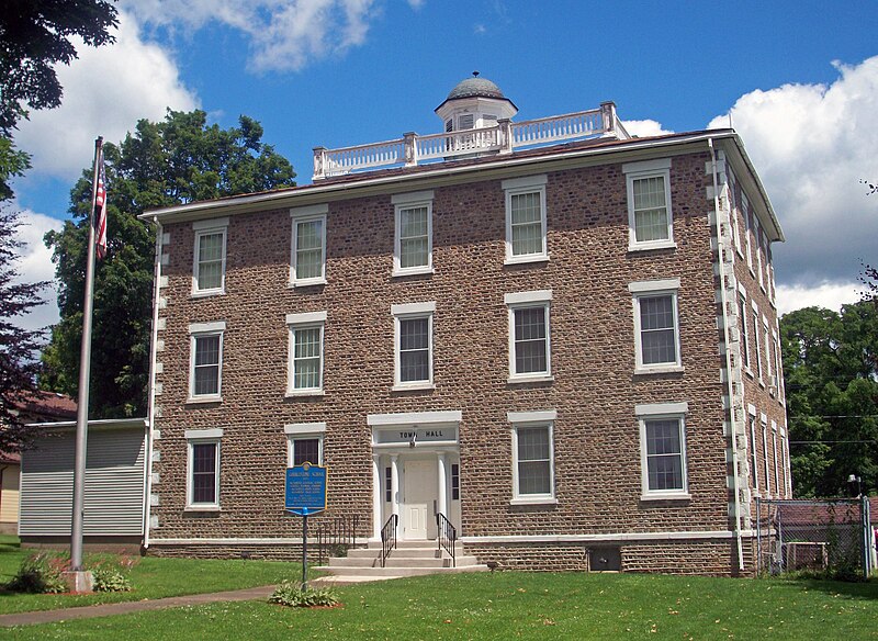 File:Alexander Classical School, Alexander, NY.jpg