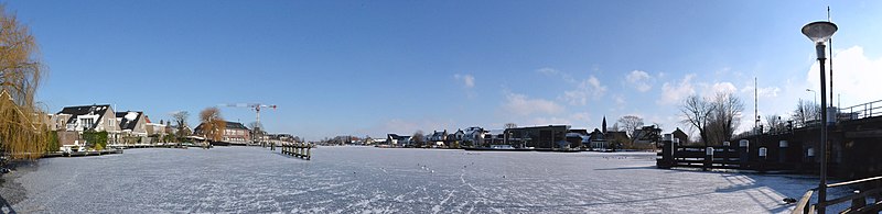 File:Amstel river at Uithoorn in winter panoramic.jpg
