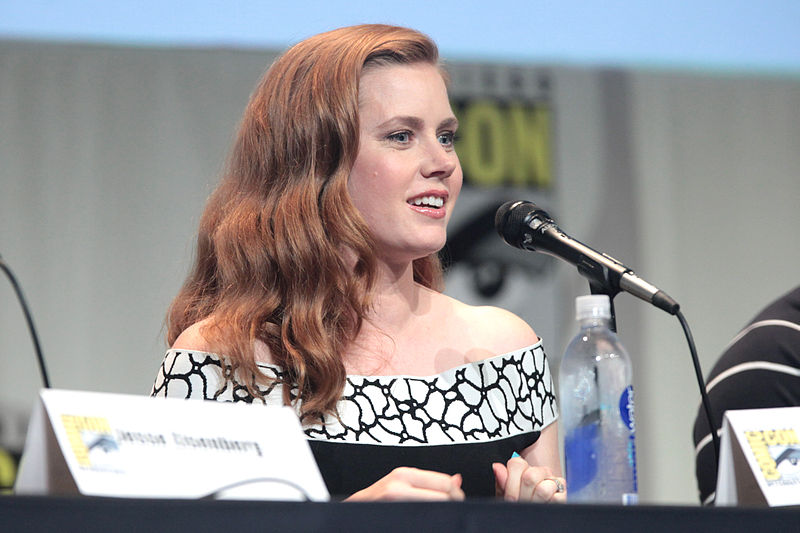 File:Amy Adams speaking at the 2015 San Diego Comic-Con International - (2).jpg