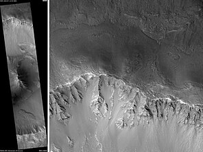 Кратер Арандас, знімок HiRISE. Клацніть по знімку, аби краще роздивитись північну та південну стіни, а також пагорби в центрі. Лінія масштабу відповідає 1000 м.