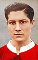 Arsenio Erico es ampliamente reconocido como el más destacado futbolista de la historia de Paraguay y uno de los mayores talentos que ha brillado en la liga argentina. Aunque inició su carrera en Nacional de Paraguay en 1930, es más conocido por su notable desempeño en el fútbol argentino. Se destaca por ser el máximo goleador en la historia de la Primera División de Argentina, logrando un total de 295 goles, todos marcados mientras jugaba para Independiente entre 1933 y 1946. Además de su paso por Independiente, tuvo una etapa en Huracán. Su legado trascendió generaciones, convirtiéndose en el ídolo de destacados futbolistas como Alfredo Di Stefano.